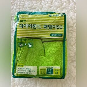 Korean exfoliating glove